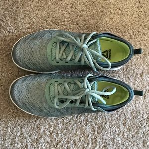 Reebok green training sneaker women’s 7